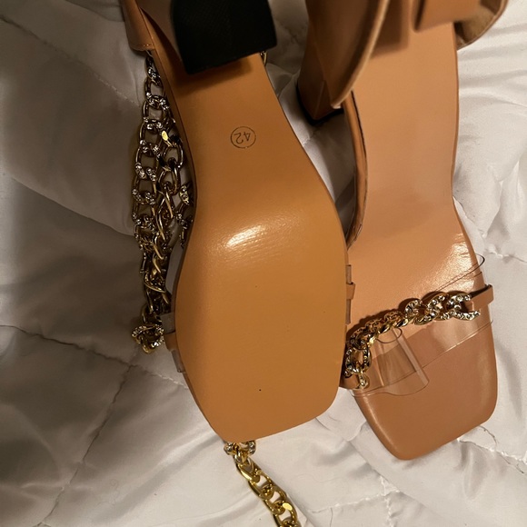 Beautiful block heels - Picture 4 of 5